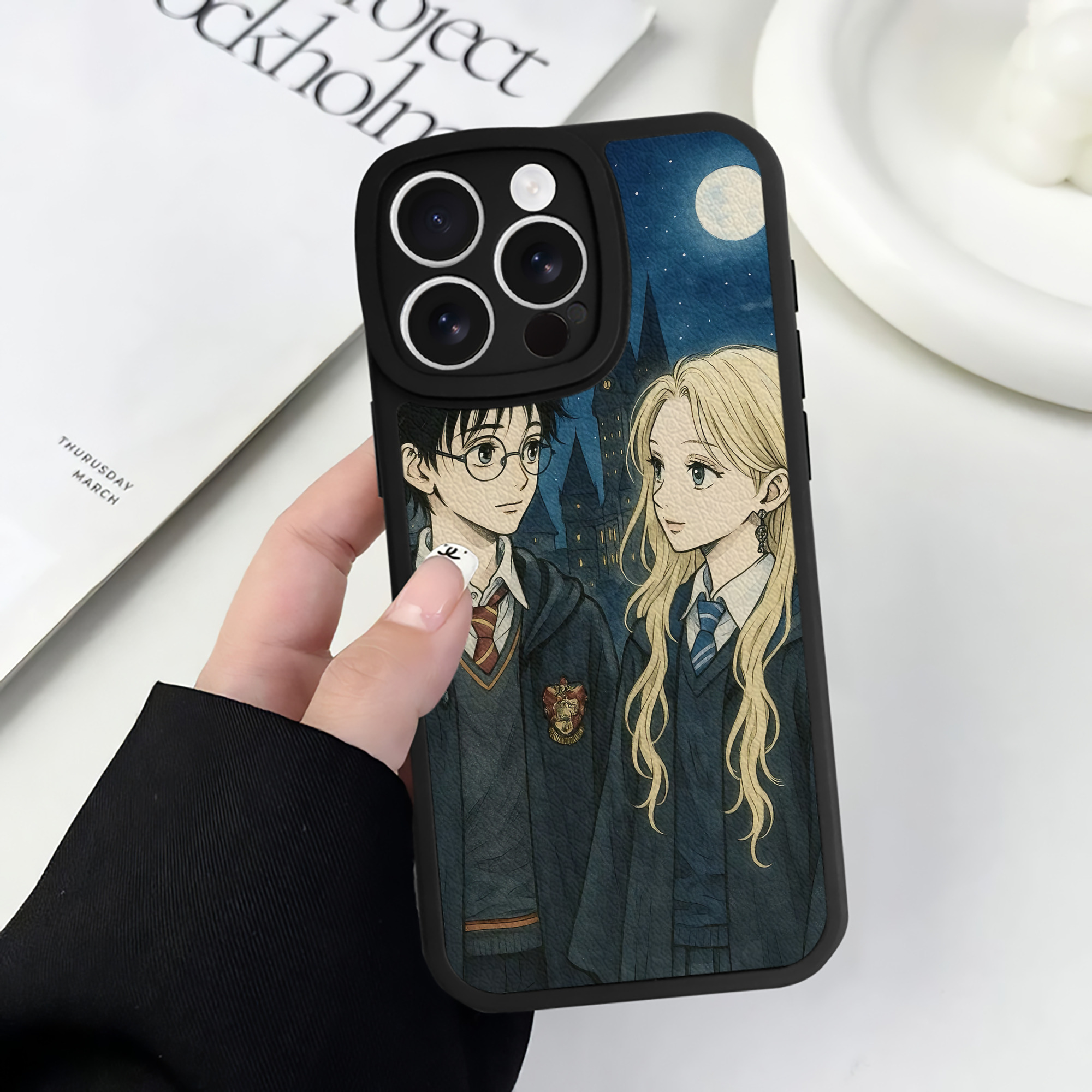 （画像用） Harry Potter ハリー・ポッターシリーズ 【iPhone 16シリーズ対応】シリコンスマホケース（レザー調） 材質：シリコン